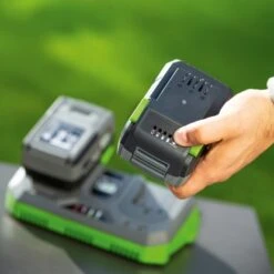 LUX 20 V Doppel-Schnellladegerät 1 PowerSystem 7 LUX 20 V Doppel-Schnellladegerät 1 PowerSystem -Startseite Umfassend 4007871960552 A 02